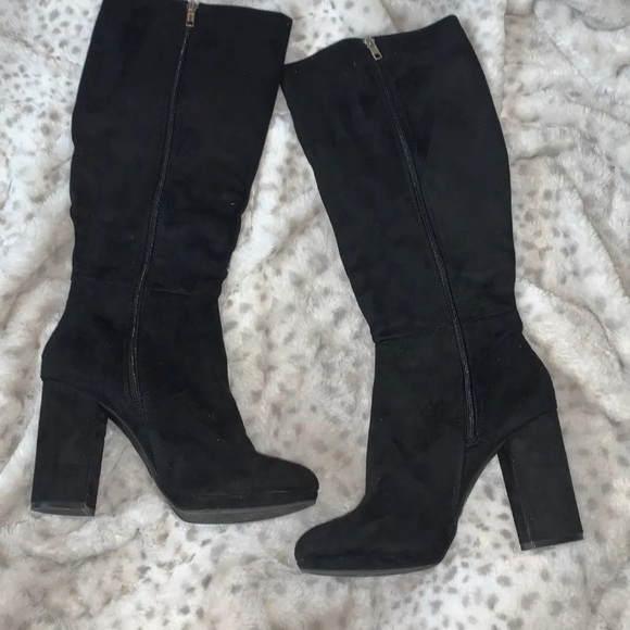 Knee high boot size 9.5 - Picture 2 of 5